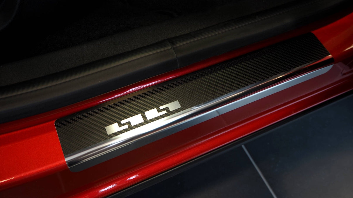 Tröskelskydd stål/kolfiber Arkana 2021+ - Carlevel -