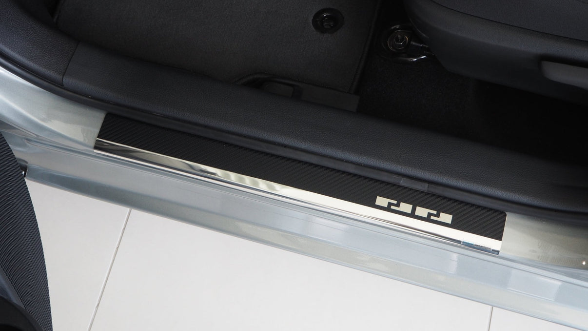 Tröskelskydd stål/kolfiber Auris II 5D 2013–2019 - Carlevel -