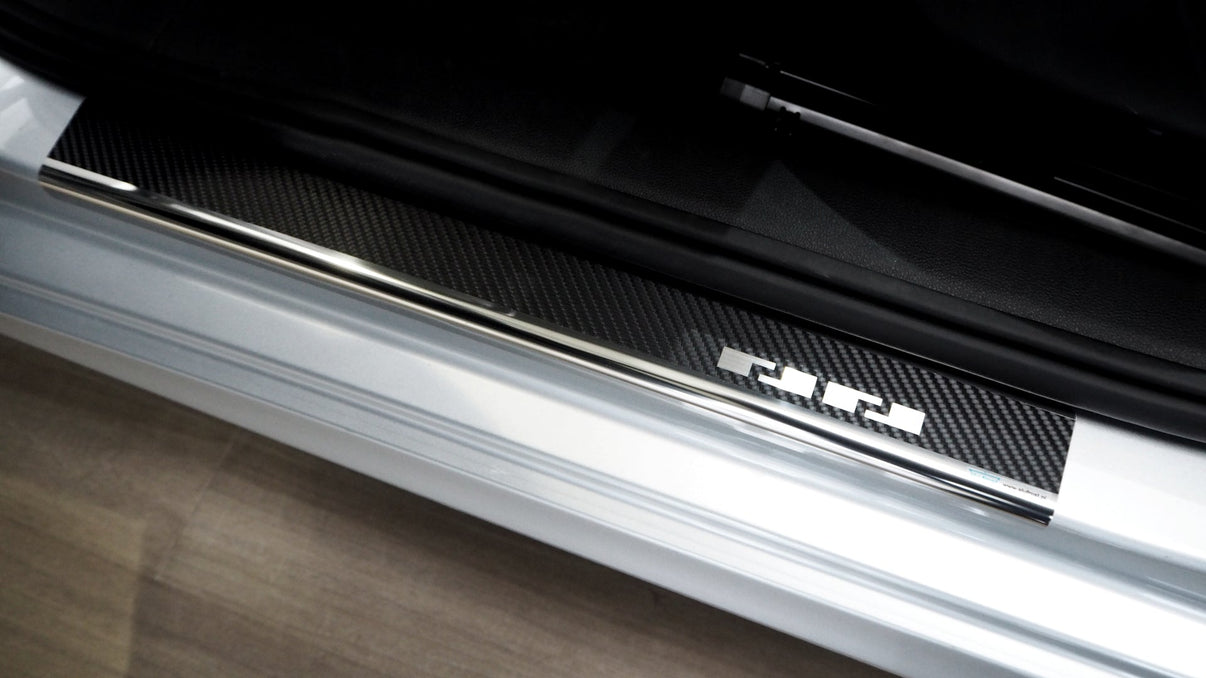 Tröskelskydd stål/kolfiber Fabia IV 5D 2021+ - Carlevel -