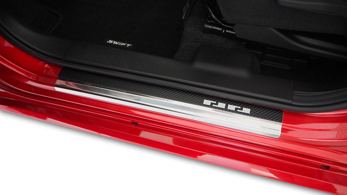 Tröskelskydd stål/kolfiber Swift VII 5D 2024+ - Carlevel -