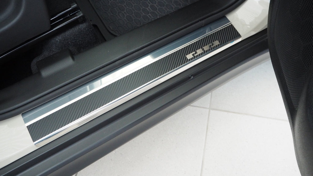 Tröskelskydd stål/kolfiber Vitara 2015+ - Carlevel -