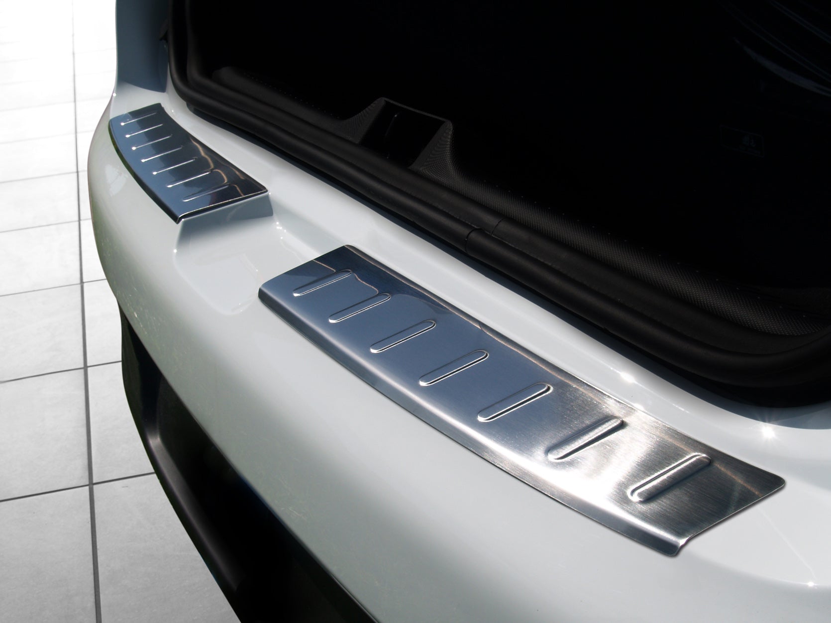Lastskydd Renault Clio IV 5-dörrars/ Gt-Line 2013–2017, facelift 2017–2019 – Silver satin – detaljbild 3