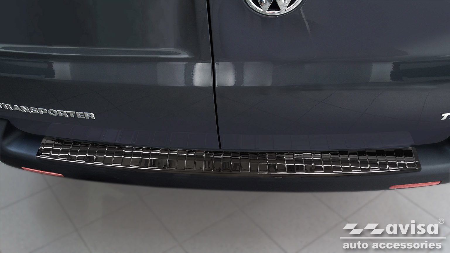 Lastskydd Volkswagen Transporter T5 Multivan, Caravelle 2003–2012; facelift 2012–2015 (fits to the two bak dörrar and… – Spegelblank svart – detaljbild 3