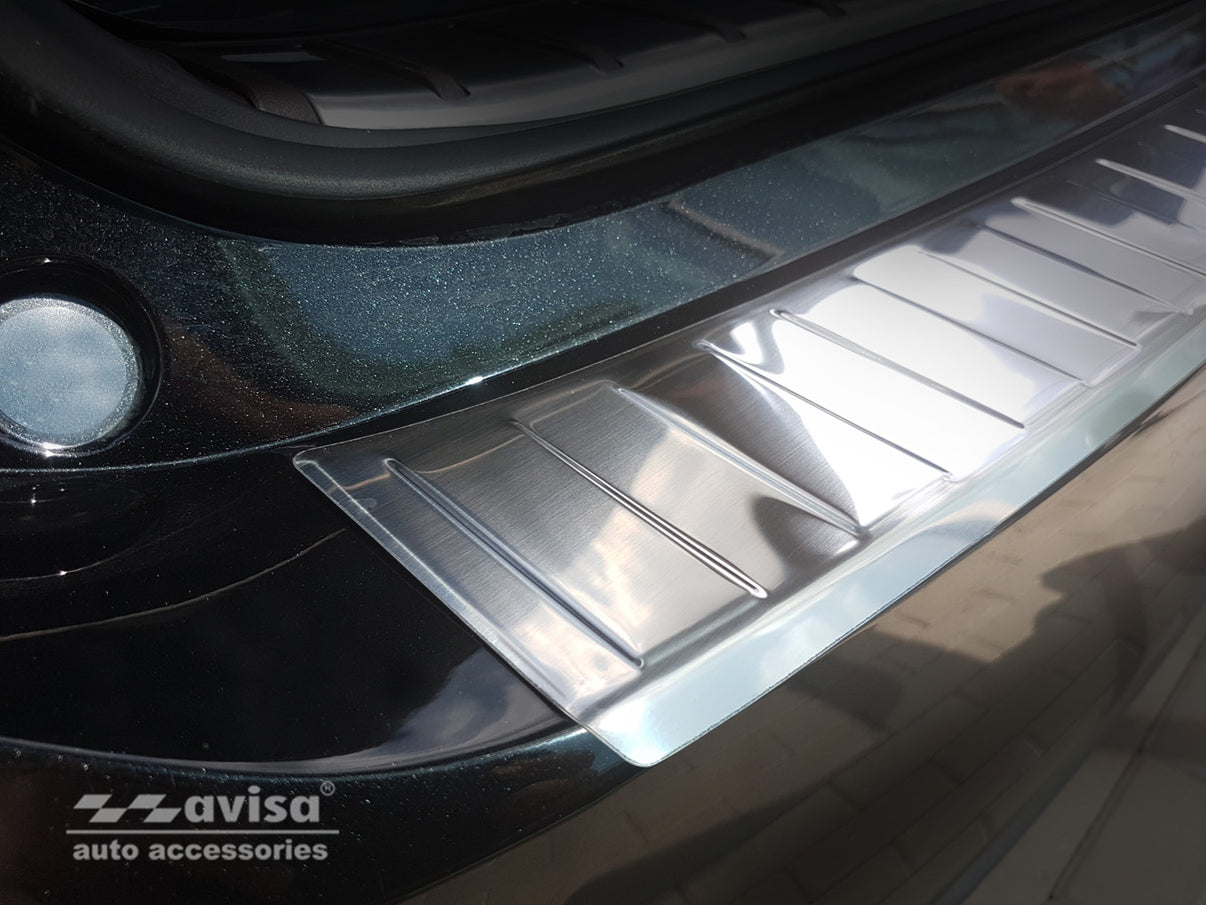 Lastskydd Lexus RX 2015–2019, facelift 2019–2022 – Silver satin – detaljbild 2
