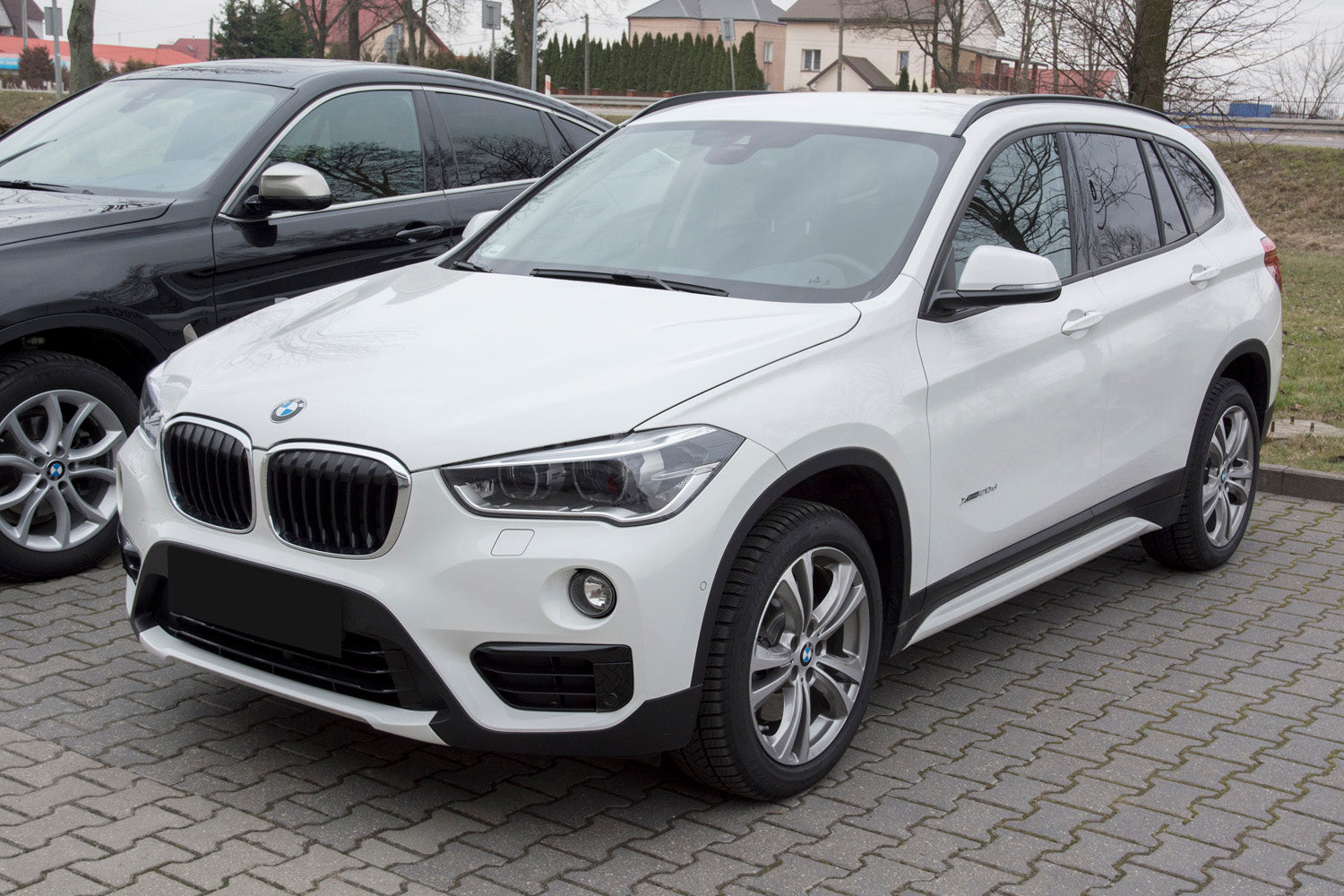Lastskydd BMW X1 F48 2015+ – Svart – detaljbild 3