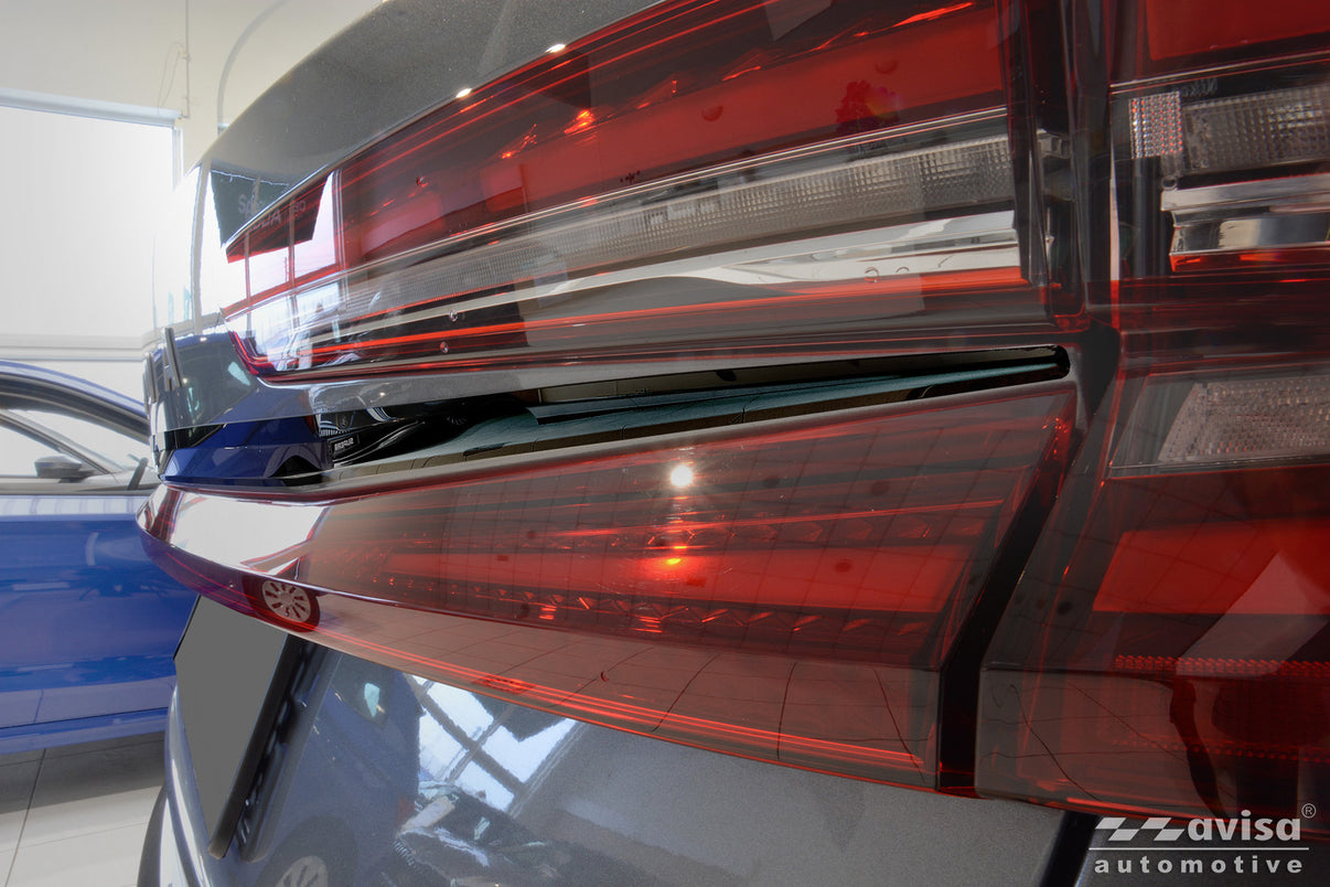 Bakluckelist Skoda Kodiaq II 2024+ – Spegelblank svart – detaljbild 3