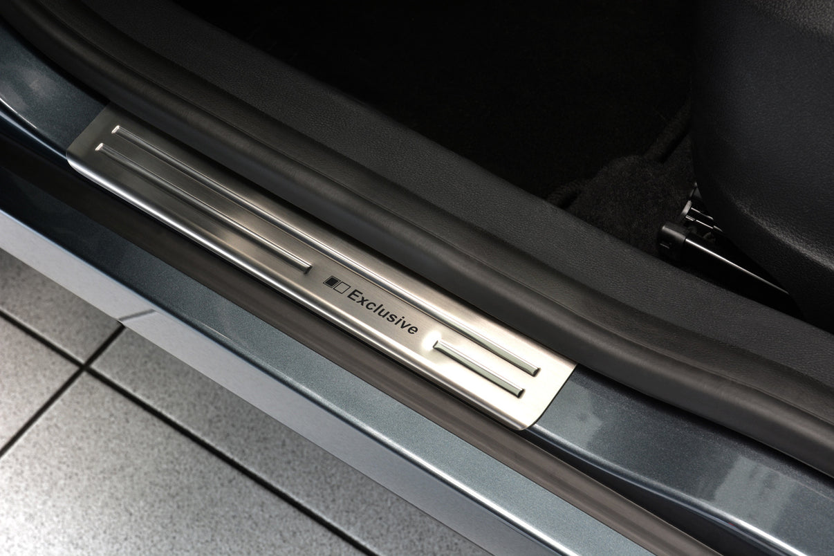 Tröskelskydd Exclusive Skoda Yeti 2013+ – Silver satin