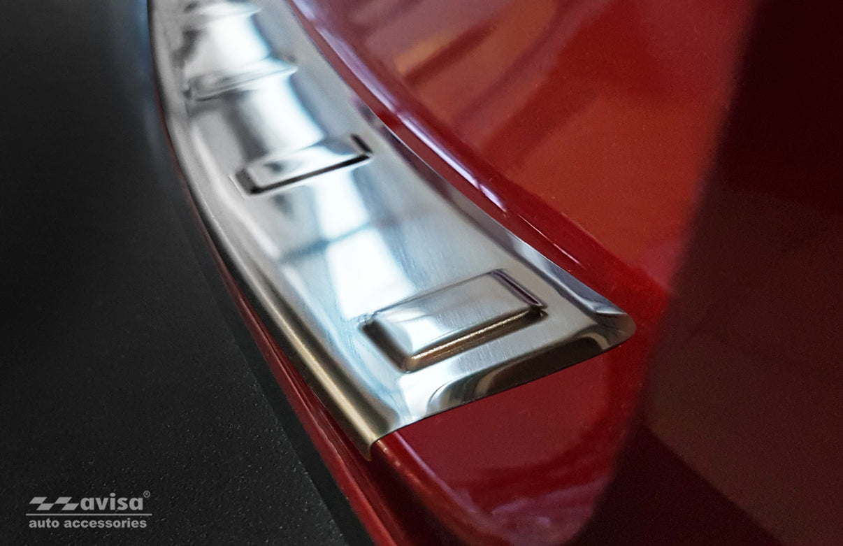 Lastskydd Mazda CX-30 2019+ – Silver satin – detaljbild 2