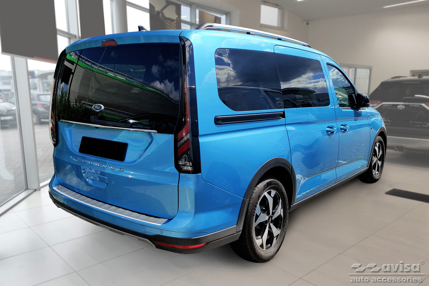 Lastskydd Ford Tourneo Connect III 2022+ / Ford Transit Connect III 2024+ – Silver satin – detaljbild 2