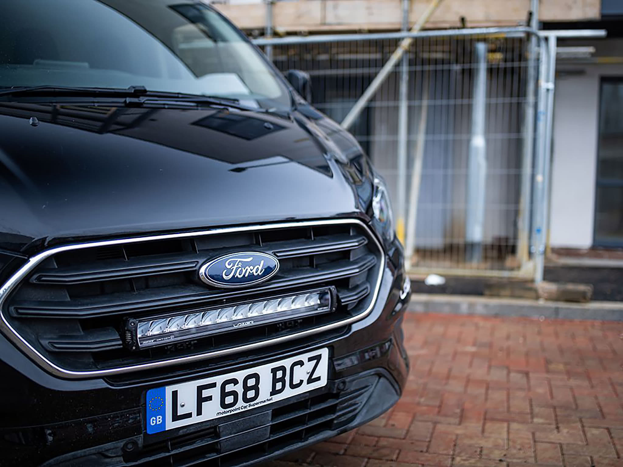 Lazer Monteringssats Ford Transit Custom 2018+ Triple – R1250 – närbild detaljer | Lazer