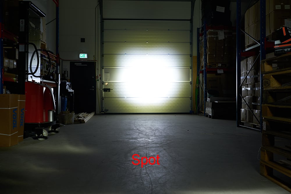 närbild på detaljer och material av OSRAM LEDriving LEDramp FX250 Spot 31cm – OSRAM