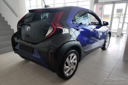 Lastskydd Toyota Aygo X crossover 2022–2025, facelift 2025+/ Toyota Aygo X hybrid 2026+ – Svart – detaljbild 2