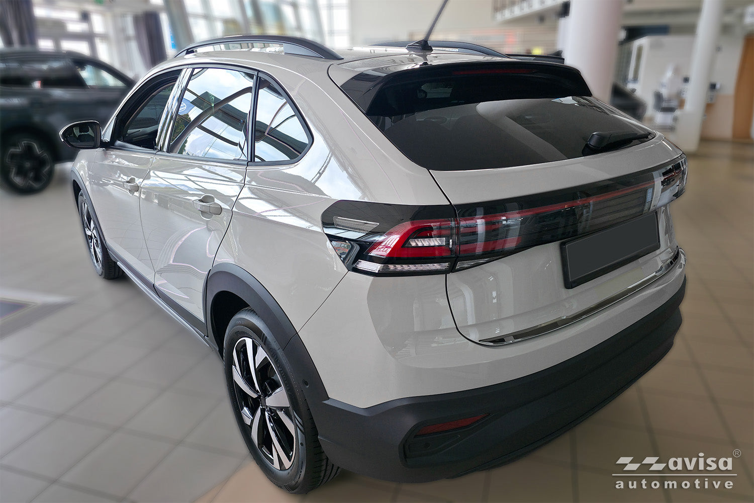 Bakluckelist Volkswagen Taigo 2021+ – Spegelblank svart – detaljbild 2