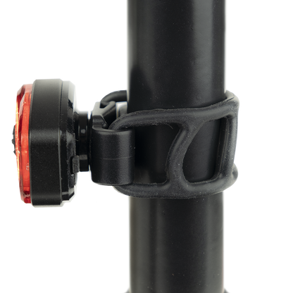Smarter Bullit Cykellampa B200 RÖD – 50lm – produktvy från sidan | SMARTER