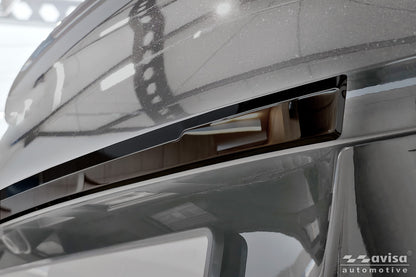 Bakluckelist Kia X-Ceed 2019–2022, facelift 2022+ – Spegelblank svart – detaljbild 3