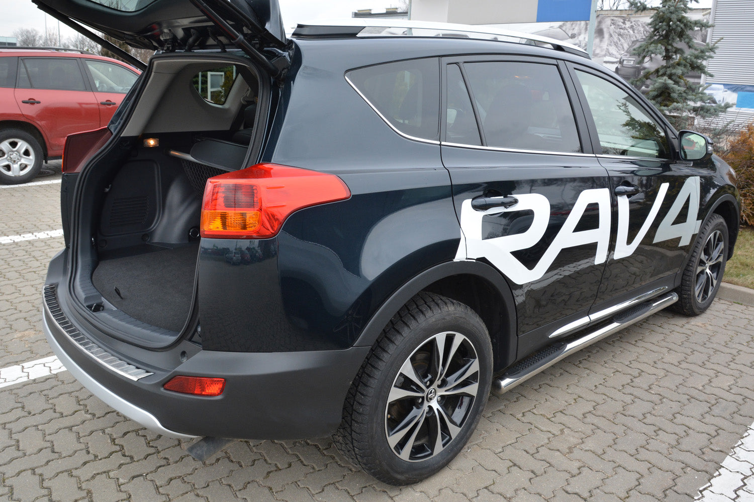 Lastskydd Toyota RAV4 IV 2013+03.2015+ Silver satin – detaljbild 3