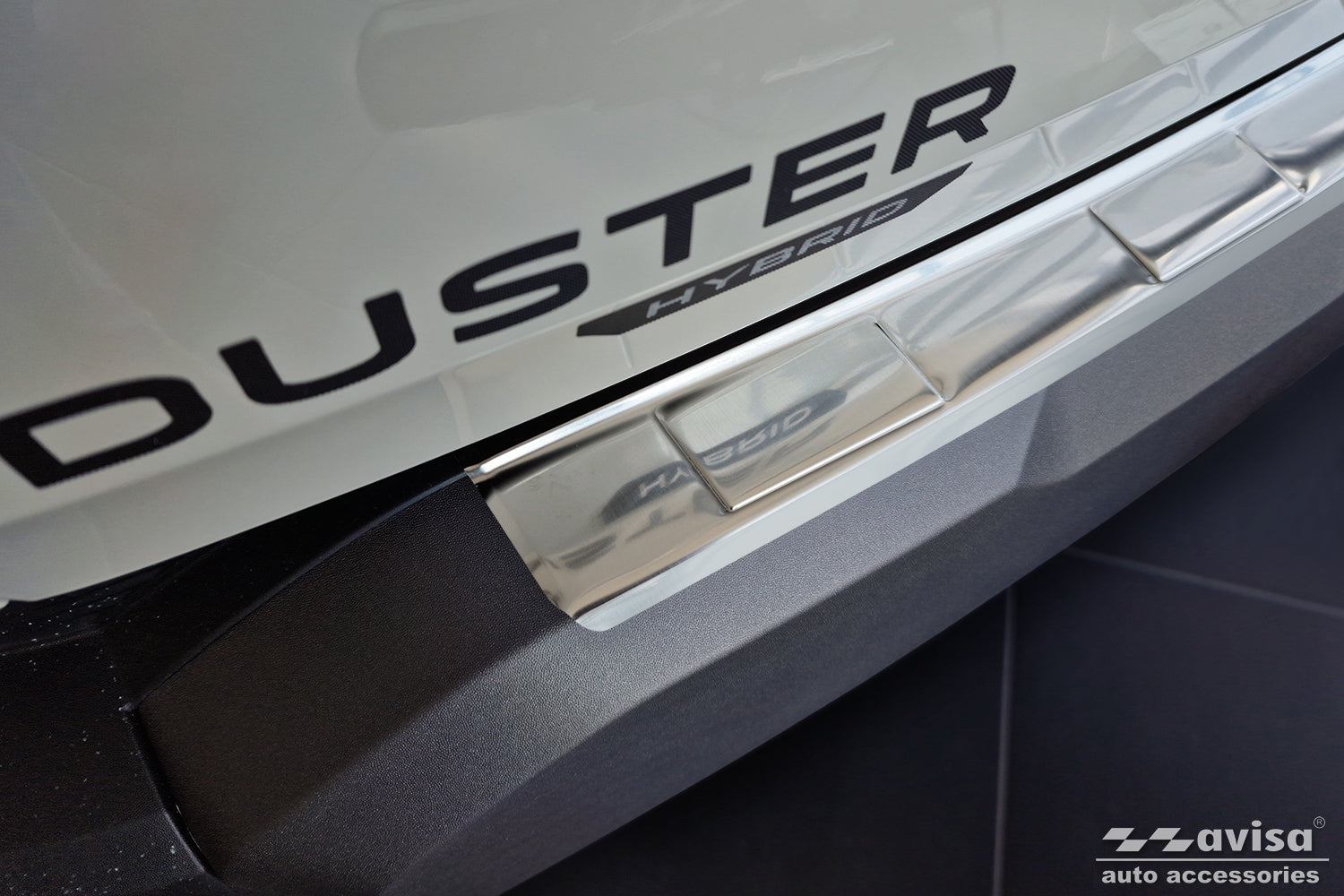 Lastskydd Dacia Duster III 2024+ – Silver satin – detaljbild 3