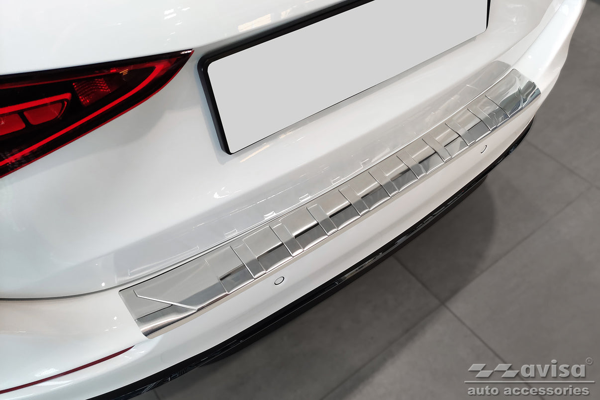 Lastskydd Mercedes C Class V Kombi S206 2021+ – Silver satin – detaljbild 3