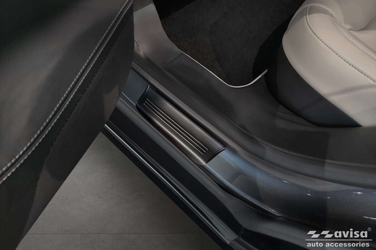Tröskelskydd Lines Tesla modell S liftback 2012–2016, facelift 2016+ – Svart – detaljbild 2