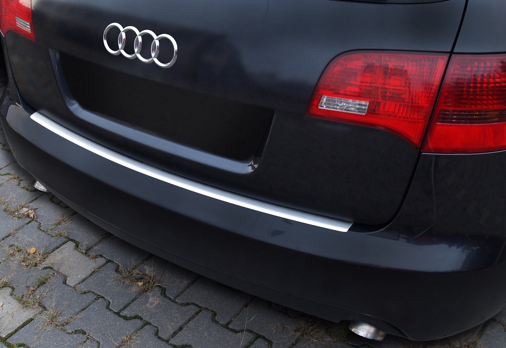 Lastskydd Audi A6 C6 Avant 2005–2011 – Silver satin – detaljbild 2