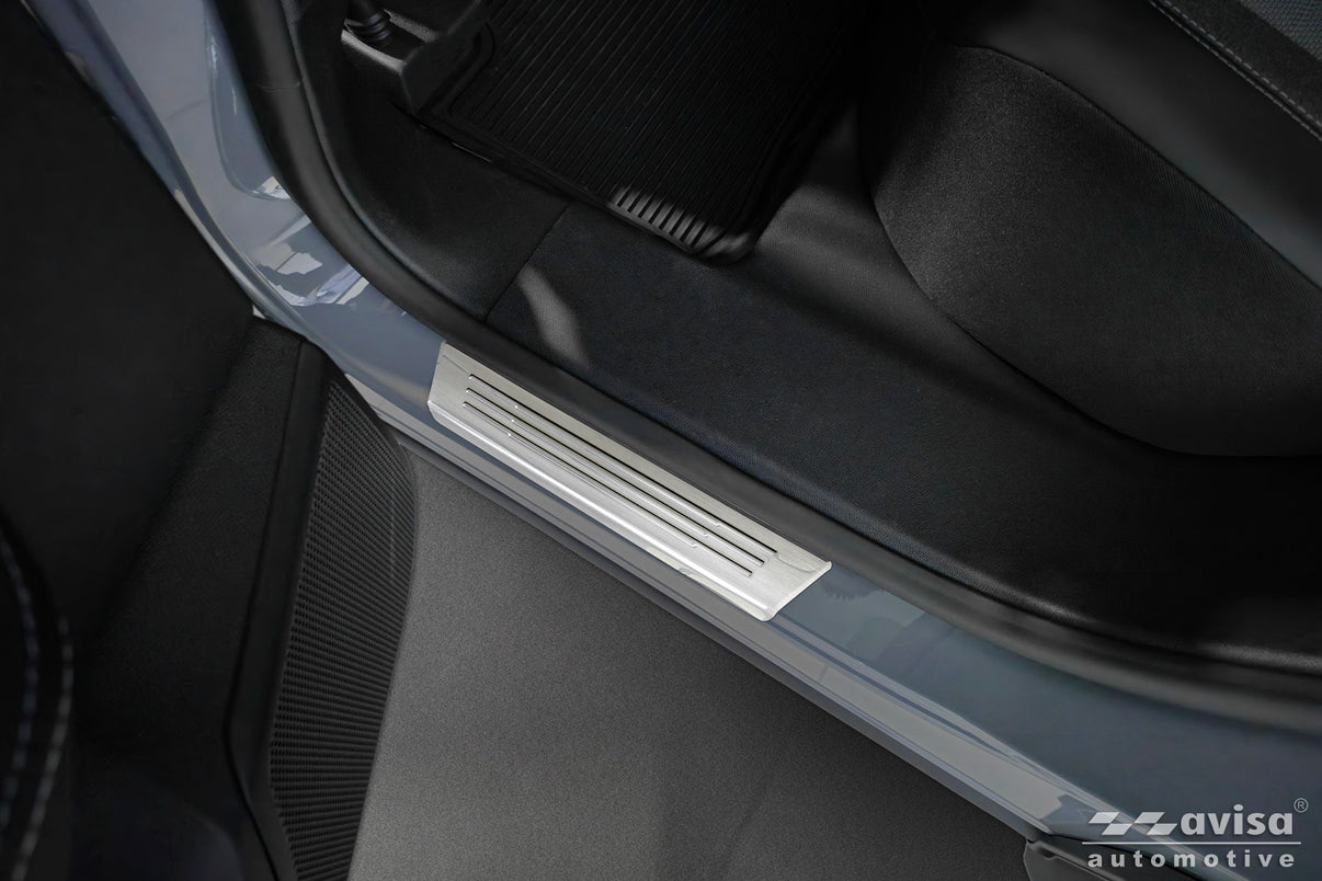 Tröskelskydd Lines Opel Grandland II 2024+ – Silver satin – detaljbild 2