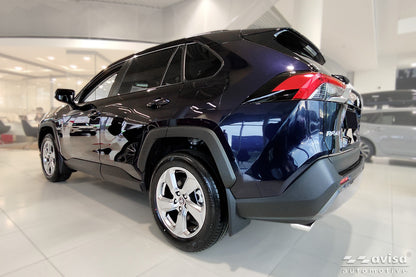 Lastskydd Shadow Premium Toyota RAV4 V generation/ Hybrid 2018–2026 (fits also to PHEV GR version ) – Svart / Spegelblank svart – detaljbild 2