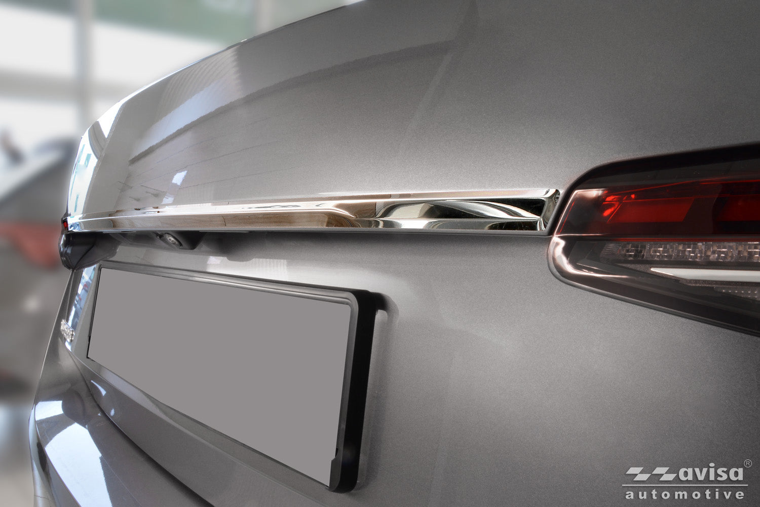 Bakluckelist Skoda Superb IV liftback 2023+ – Spegelpolerat silver – detaljbild 3