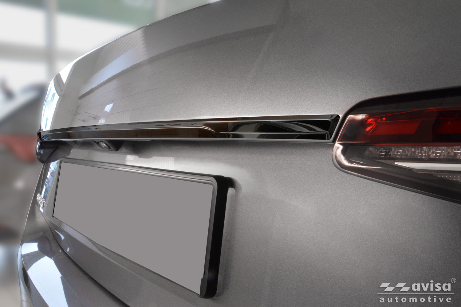 Bakluckelist Skoda Superb IV liftback 2023+ – Spegelblank svart – detaljbild 3