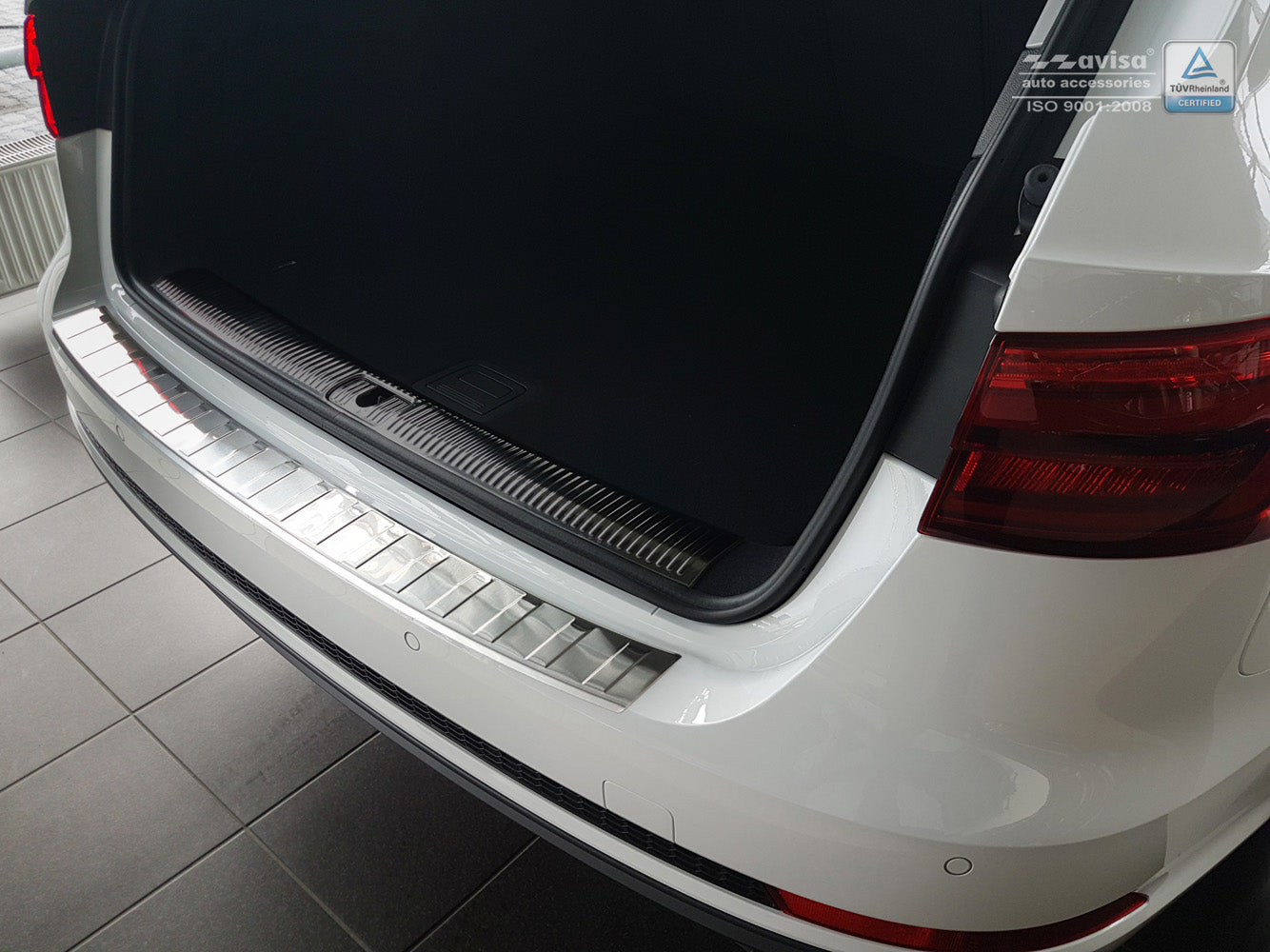 Lastskydd Audi A4 B9 Avant/ S-line 2015–2019, facelift 2019+ / Audi S4 Avant 2015–2019, facelift 2019+ – Silver satin – detaljbild 3