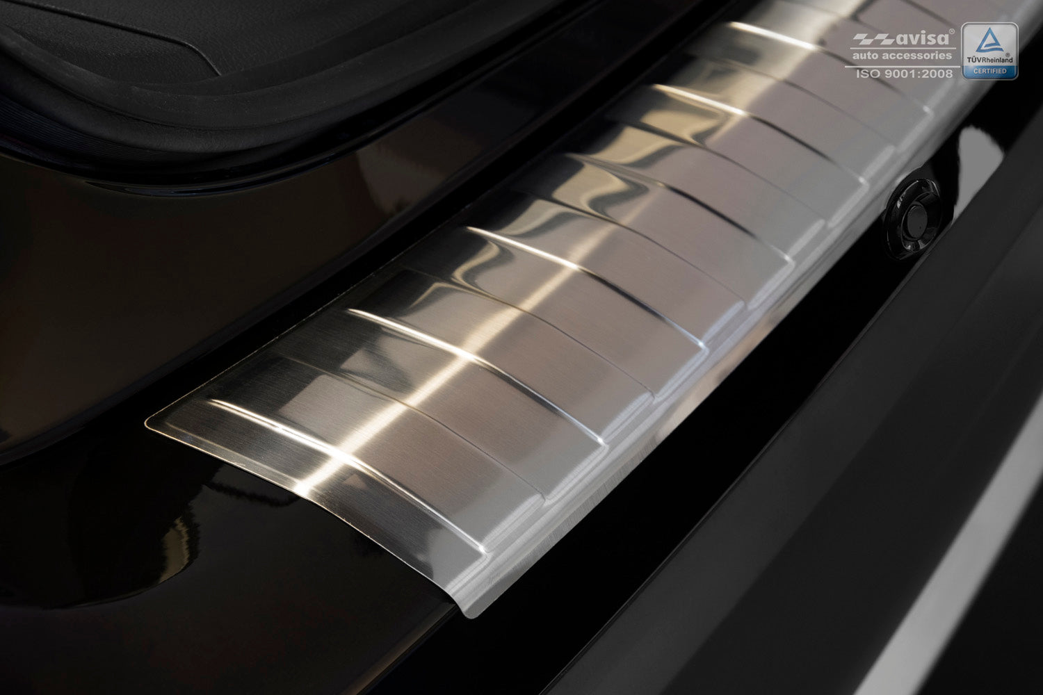 Lastskydd Mitsubishi Outlander III facelift 2015–2017, facelift 2017–2022 a special version med a cut for parking sensors m.fl. – Silver satin – detaljbild 2