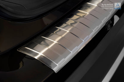 Lastskydd Mitsubishi Outlander III facelift 2015–2017, facelift 2017–2022 a special version med a cut for parking sensors m.fl. – Silver satin – detaljbild 2