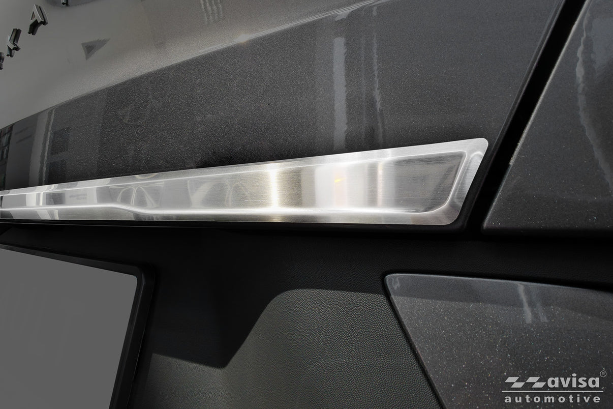 Bakluckelist Renault Arkana 2020+ – Silver satin – detaljbild 3