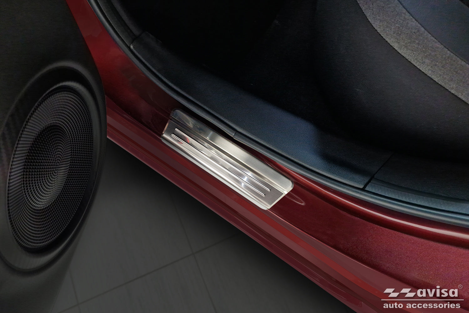 Tröskelskydd Lines Nissan Juke II 2019+ – Silver satin – detaljbild 2
