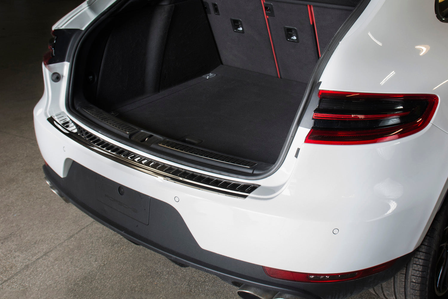 Lastskydd Porsche Macan 2013–2019, facelift 2019–2021, facelift 2021+ – Svart – detaljbild 2