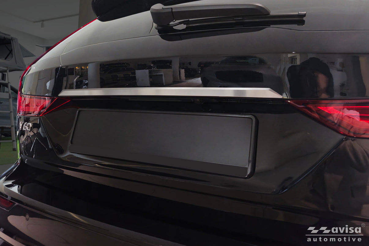 Bakluckelist Volvo V60 II 2018+ – Silver satin – detaljbild 3