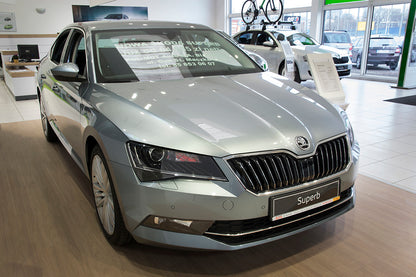 Lastskydd Skoda Superb III liftback sedan 2015–2019, facelift 2019+ facelift 2019–2023 – Silver satin – detaljbild 2