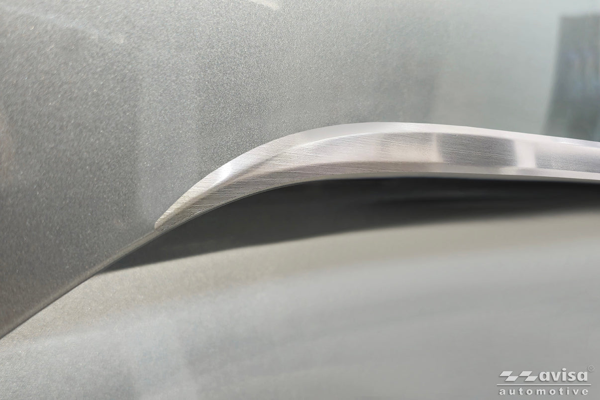 Bakluckelist Volkswagen Multivan T7 2021+ – Silver satin – detaljbild 3