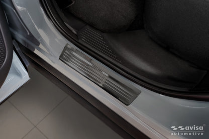 Tröskelskydd Lines Nissan Qashqai III crossover 2021–2024 facelift 2024+/ Nissan Qashqai E-power 2026+ – Svart – detaljbild 2