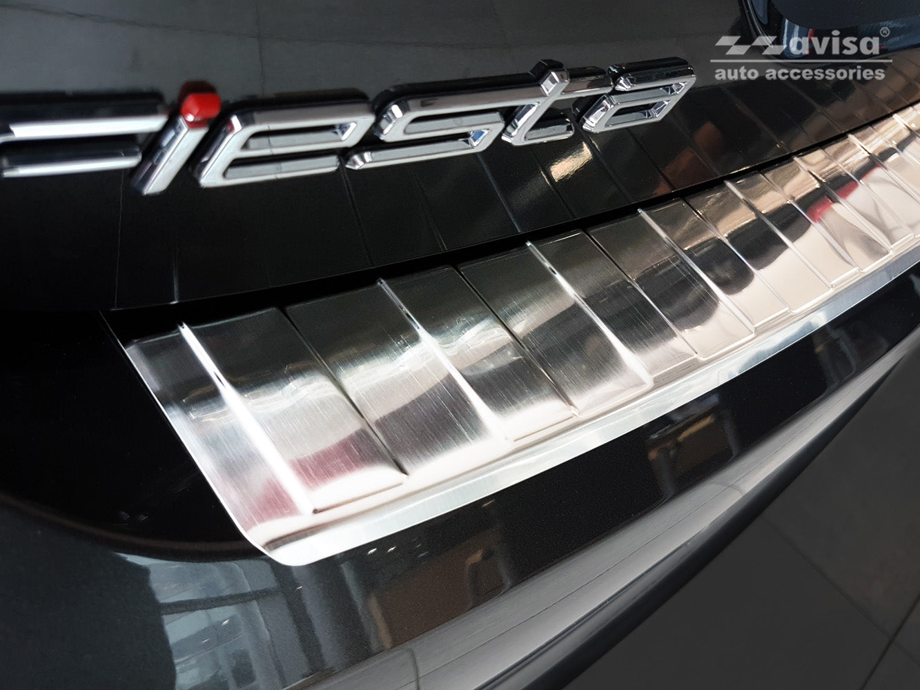 Lastskydd Ford Fiesta MK8 5-dörrars/ 3-dörrars/ Active/ Vignale/ ST 2017+ m.fl. – Silver satin – detaljbild 2