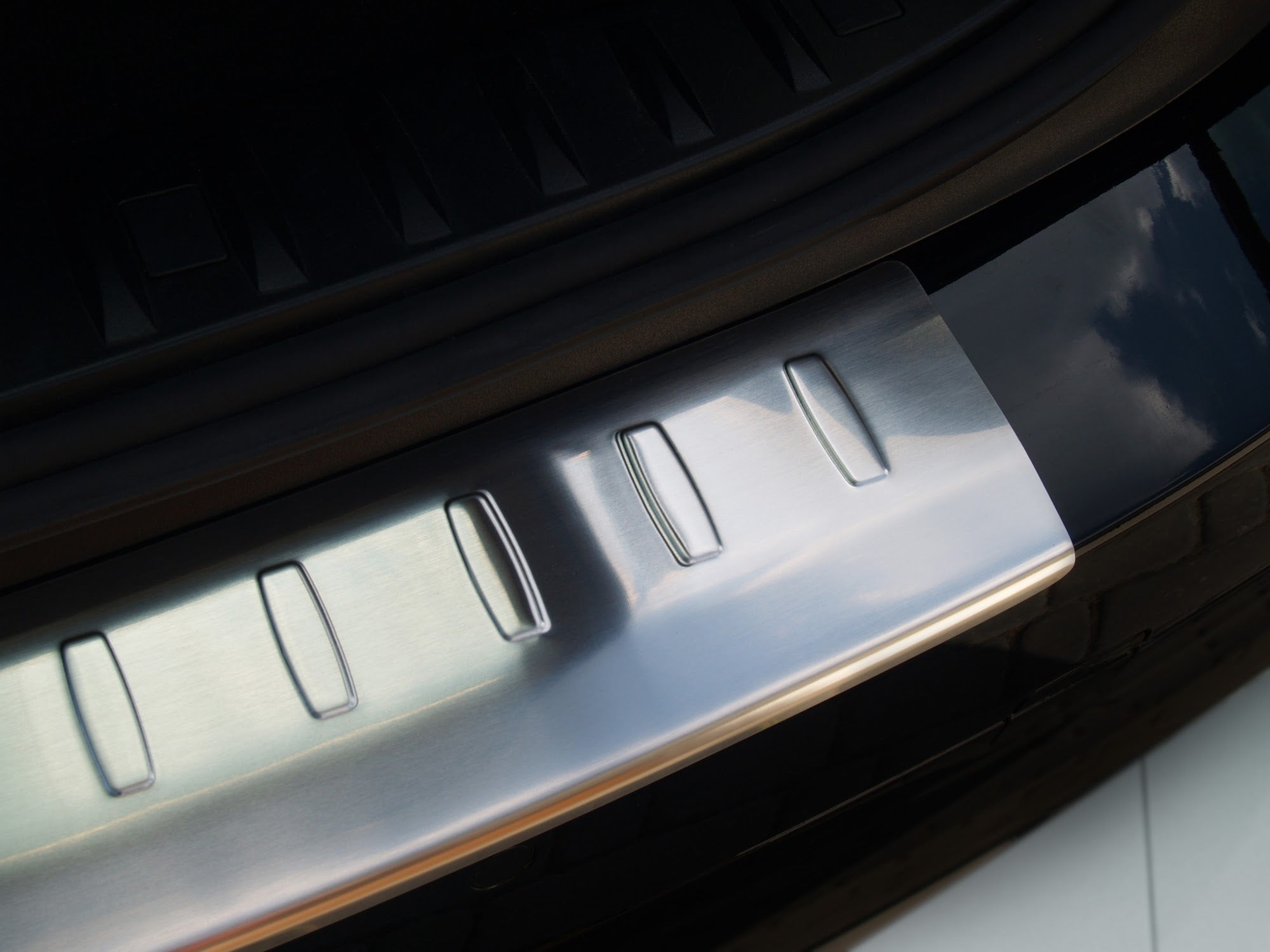 Lastskydd BMW 3 E91 touring 2008–2012 – Silver satin