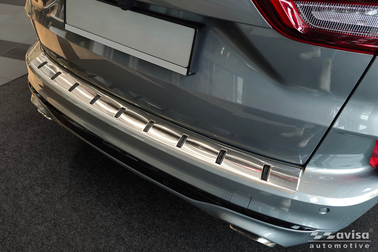 Lastskydd Strong Edition Ford Kuga III ST-Line/ Hybrid/ Vignale 2019–2024, facelift 2024+ – Silver satin – detaljbild 3