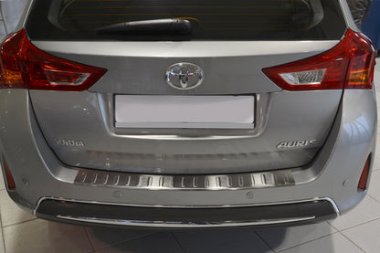 Lastskydd Toyota Auris touring 5-dörrars 2013–2015 – Silver satin – detaljbild 2