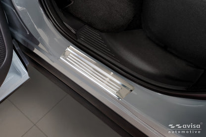 Tröskelskydd Lines Nissan Qashqai III crossover 2021–2024 facelift 2024+/ Nissan Qashqai E-power 2026+ – Silver satin – detaljbild 2