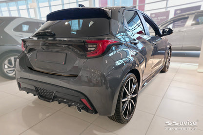 Bakluckelist Toyota Yaris IV halvkombi 5-dörrars/ Hybrid/ GR 2020–2024 facelift 2024+ – Spegelblank svart – detaljbild 2