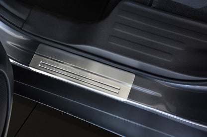 Tröskelskydd Exclusive Nissan X-Trail III (T32) 2014–2017, facelift 2017–2021 – Silver satin – detaljbild 2