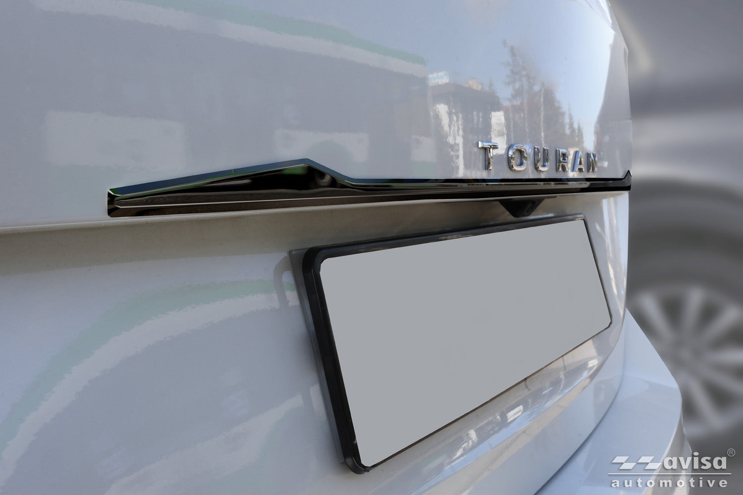 Bakluckelist Volkswagen Touran III/ R-line 2015+ – Spegelblank svart – detaljbild 3