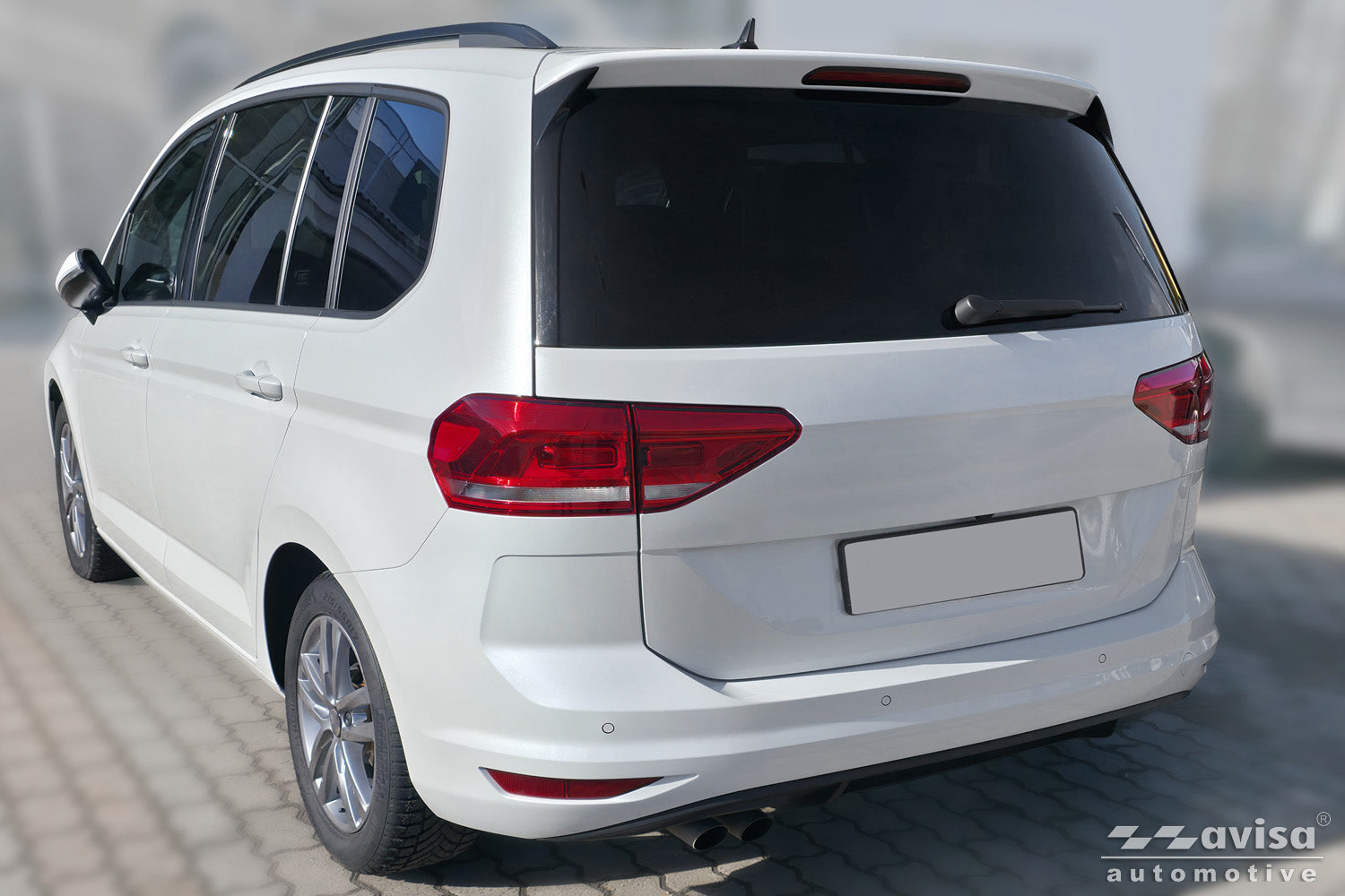 Tröskelskydd Lines Volkswagen Touran III/ R-line 2015+ – Silver satin – detaljbild 3