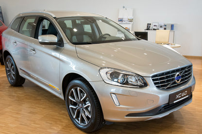 Lastskydd Volvo XC60 2013–2017 – Spegelblank svart – detaljbild 3