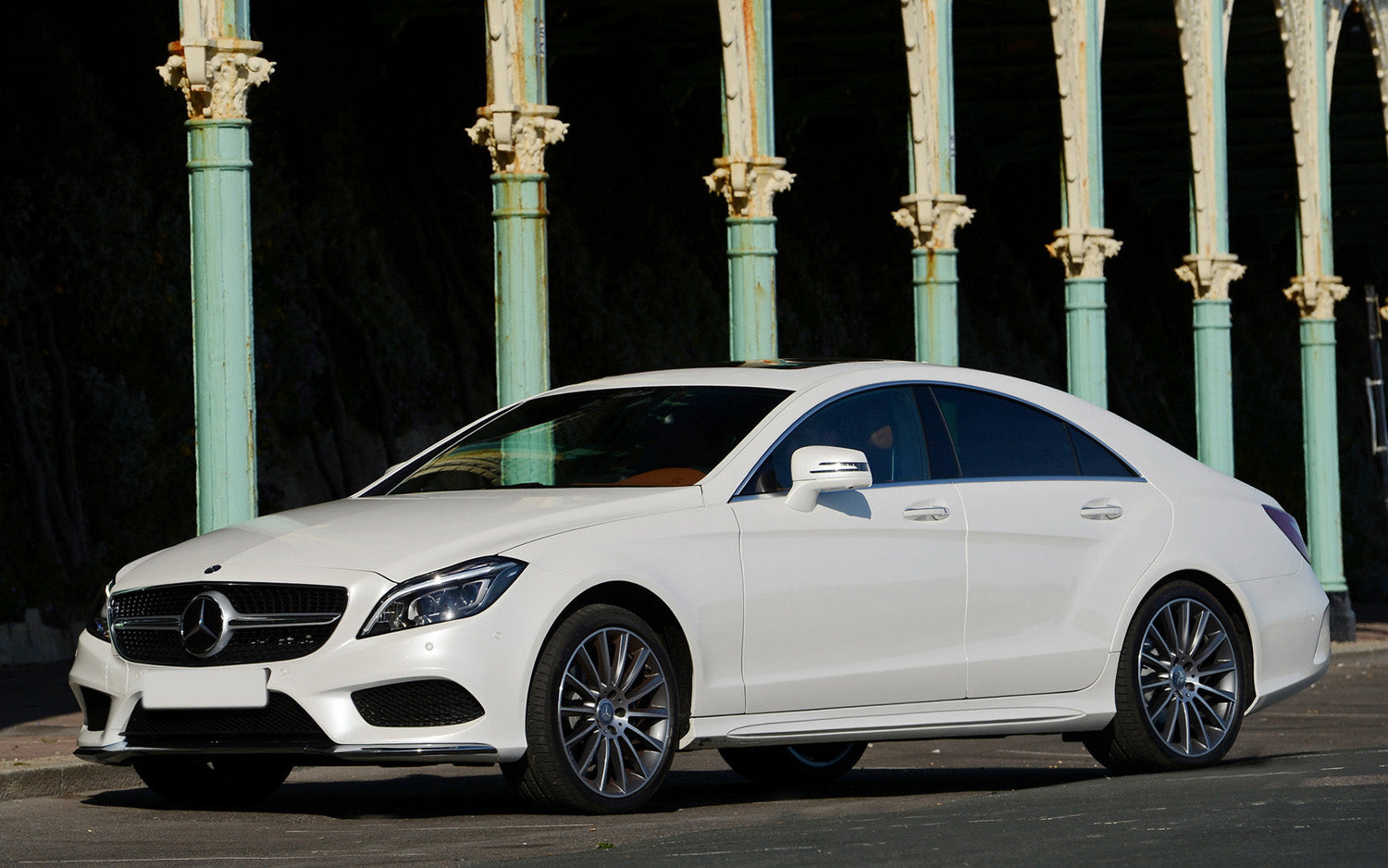 Lastskydd Mercedes Cls (C218) 2014+ – Röd / Svart – detaljbild 2