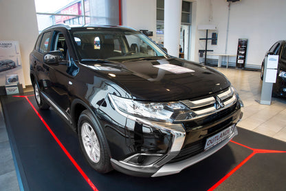 Lastskydd Mitsubishi Outlander III facelift 2015–2017, facelift 2017–2022 a special version med a cut for parking sensors m.fl. – Silver satin – detaljbild 3